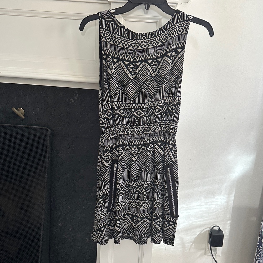 Chemistry Black and White Patterned Midi Dress
